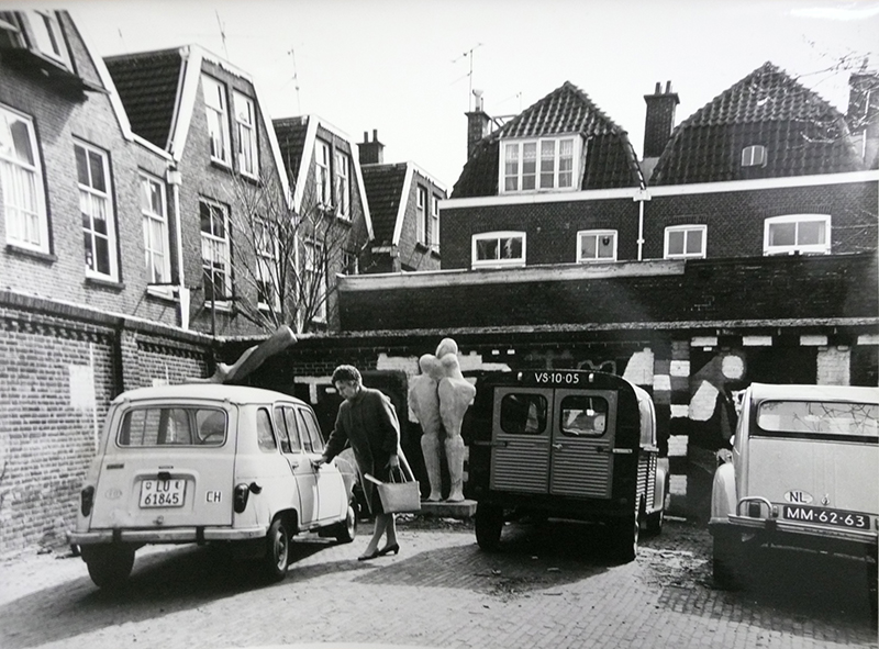 Binnenplaats op De Gheijnstraat, ca 1970 (foto Paul Melief)