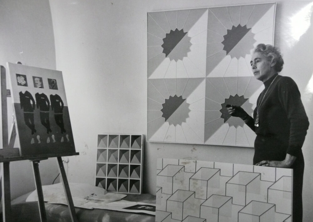 Mariza Onderwater in schilderslokaal (1971)